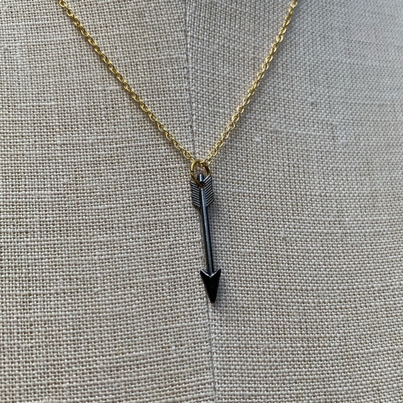 NWT Sterling Silver Plated Chain & Alloy Arrow Charm Necklace - Picture 15 of 16